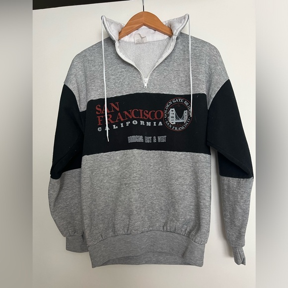 Vintage Tops - (🎄BOGO) VINTAGE Golden Gate Bridge Sweatshirt